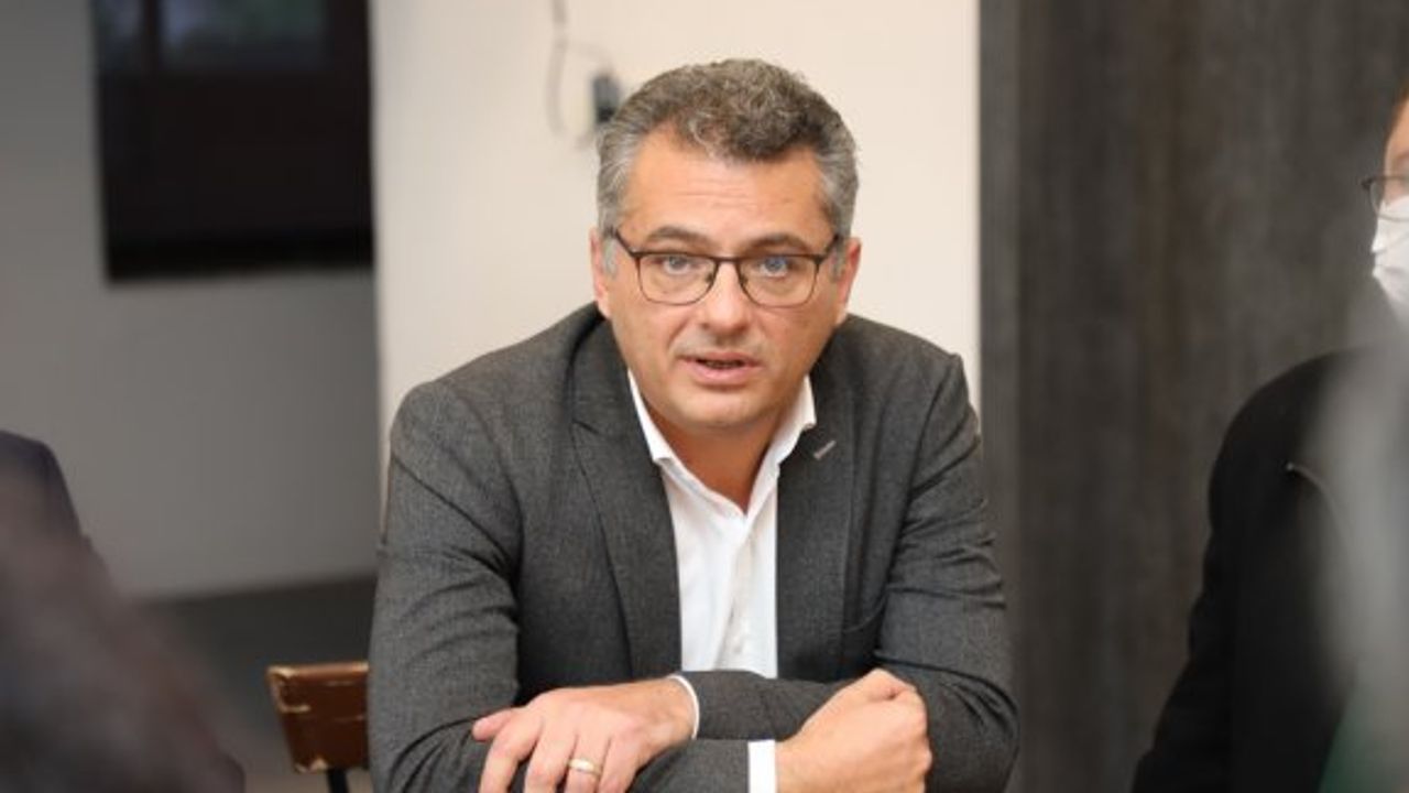 Erhürman: “Mesele, elimize geçen parayla kaç ekmek, süt alabileceğimizdir”