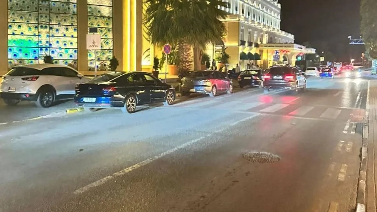 Girne’de kaldırıma aracını park eden affedilmiyor