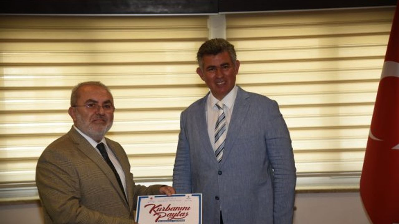"Kurbanımızı paylaşıyoruz, kardeşimizle yakınlaşıyoruz"