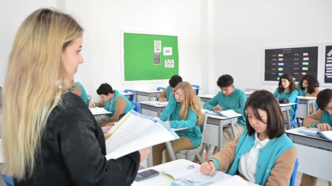 Yakın Doğu okullarından dört ayrı kategoride burs imkanı