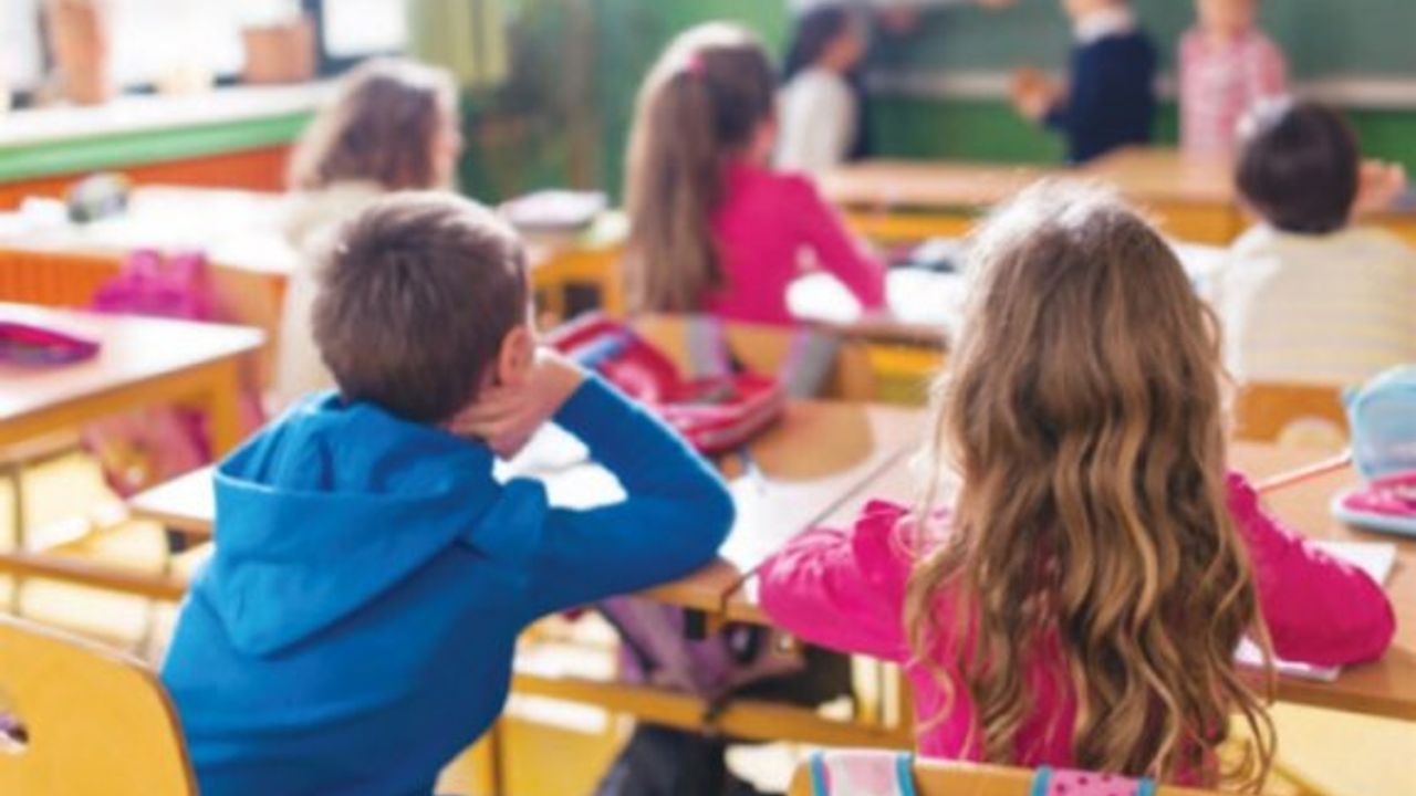 Hava sıcaklığı nedeniyle öğrenciler yarın okuldan daha erken çıkacak