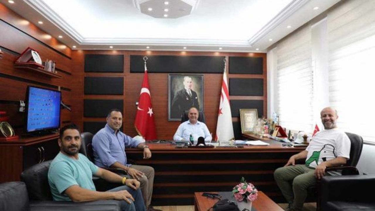 Kıbrıs Türk Spor Yazarları Derneği’nden Karavezirler’e ziyaret