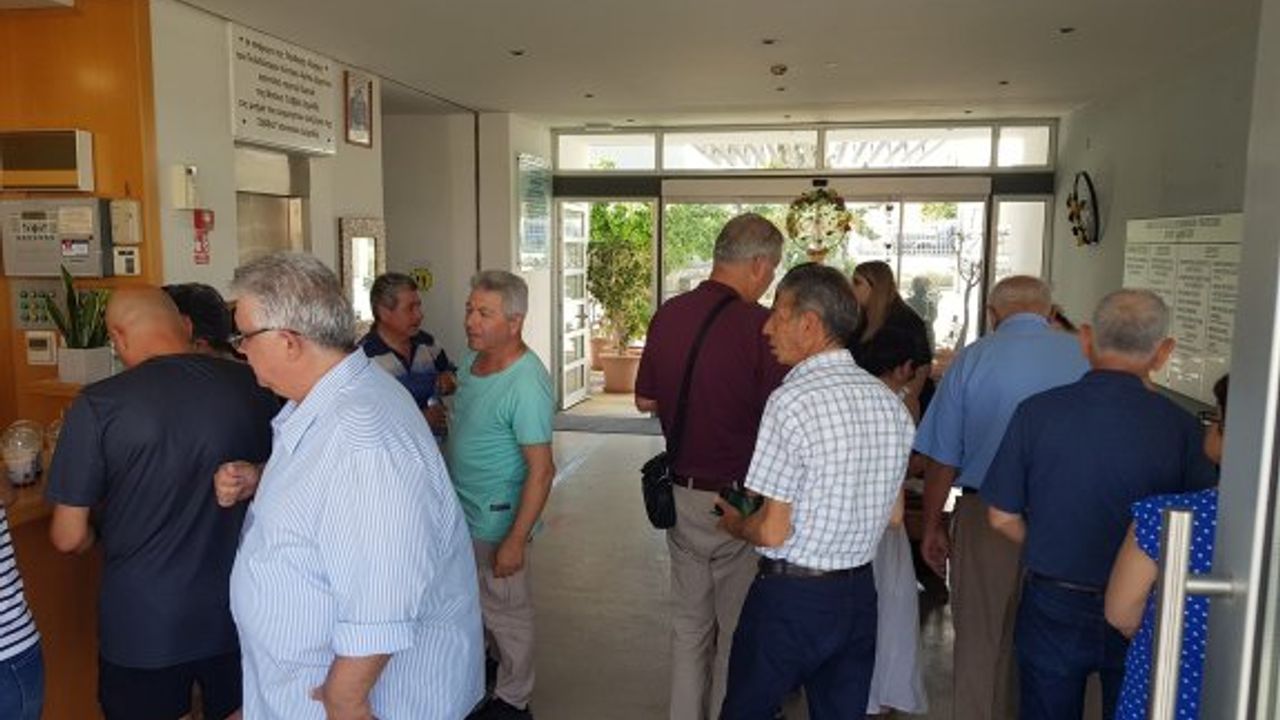 Kıbrıslı Türklerin AP seçimine düşük katılımının sebepleri araştırılıyor