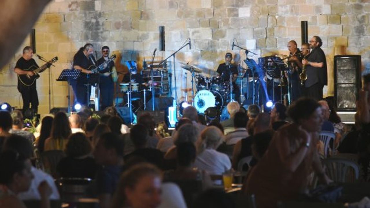 Lefkoşa Belediye Orkestrası, 2023-2024 sezonunu Latin Ezgileri Konseri ile kapattı