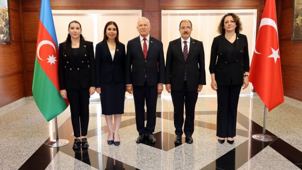 Meclis Başkanı Töre, Türkiye’nin Bakü Büyükelçiliği’ni ziyaret etti