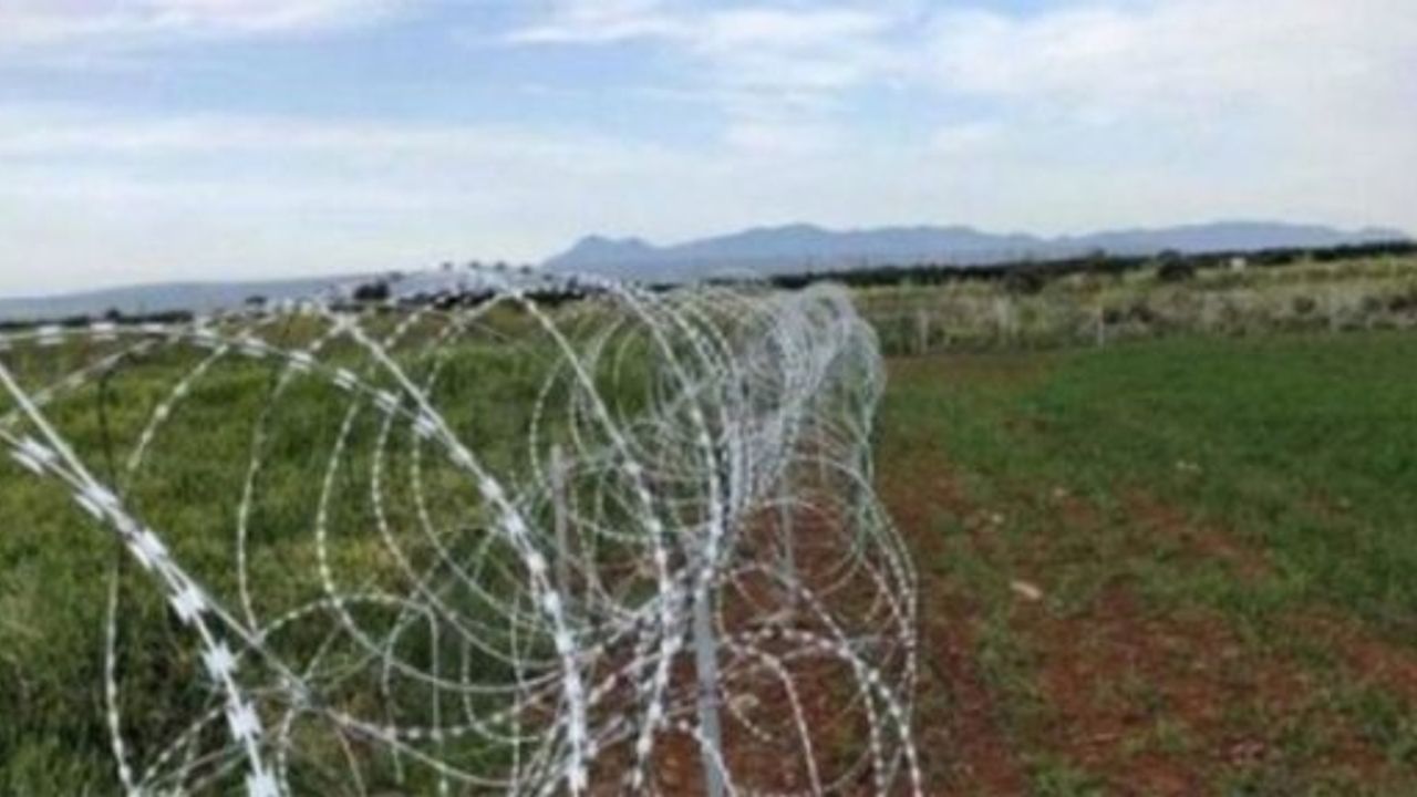AKEL'den dikenli teller konusunda Hristodluidis'e eleştiri