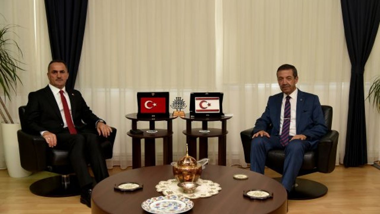 Dışişleri Bakanı Ertuğruloğlu Okçular Vakfı Başkanı Yıldız’ı kabul etti