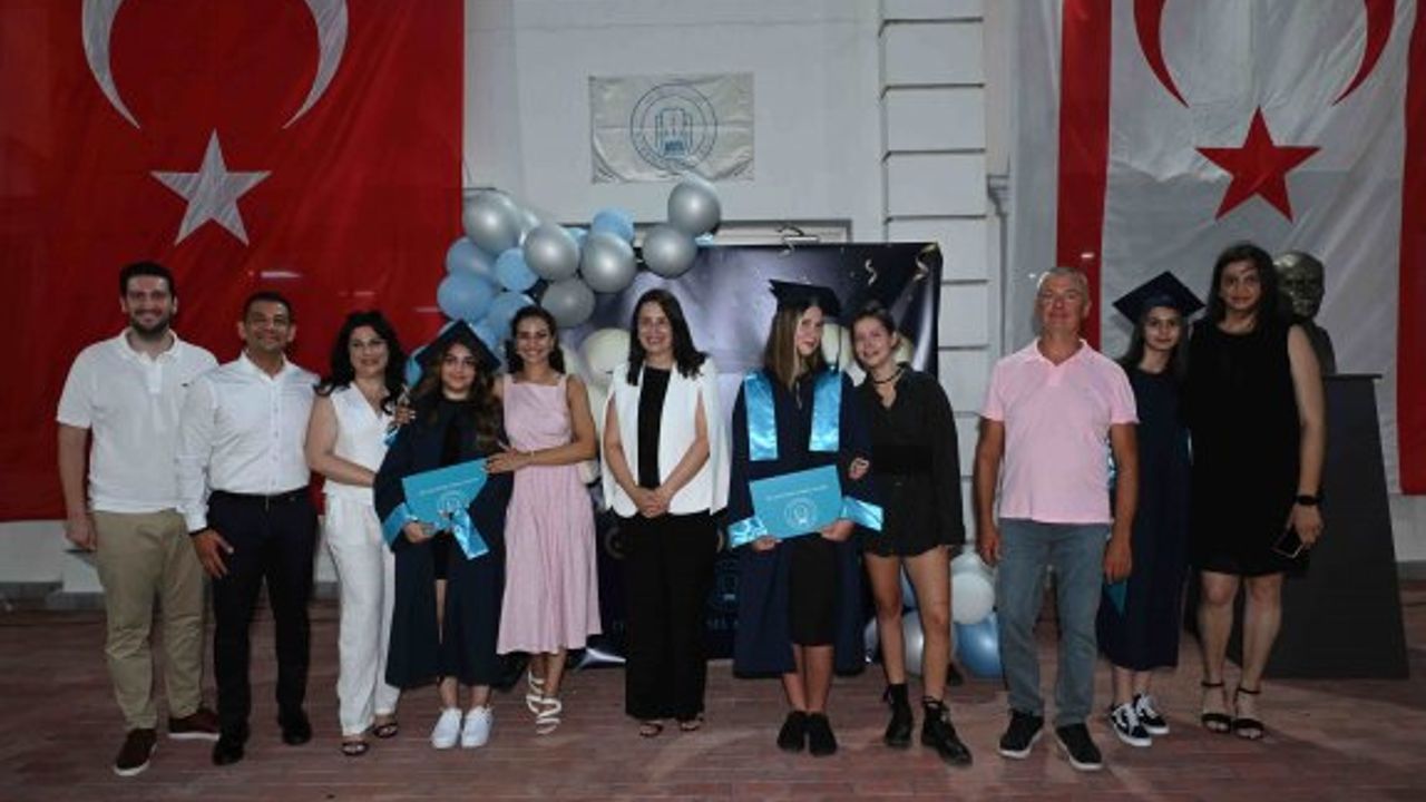 Dr. Suat Günsel Girne Koleji, ilk mezunlarını geleceğe uğurladı