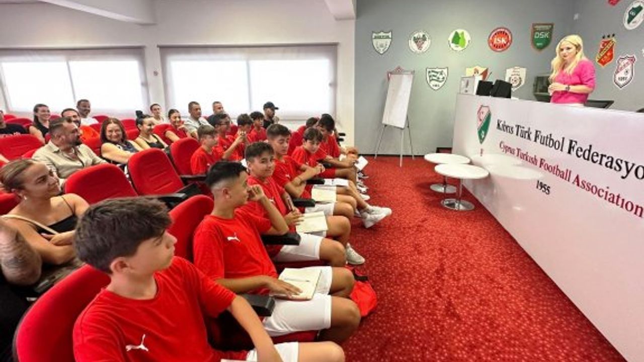 U12 Milli takım futbolcuları ve ailelerine seminer verildi