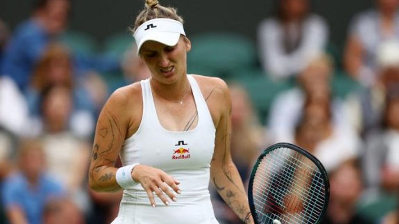 Wimbledon'da son şampiyon Vondrousova erken veda etti