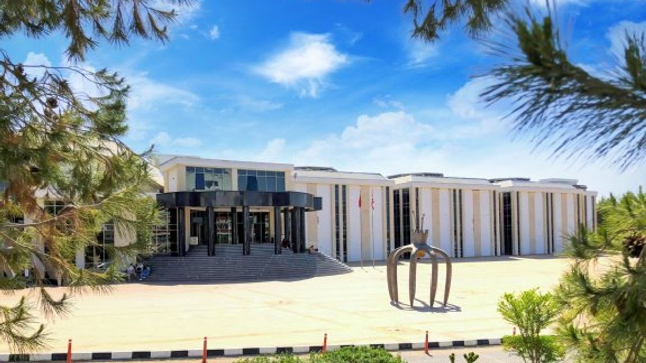 YDÜ, Türkiye’nin en iyi ilk üç vakıf üniversitesi arasında