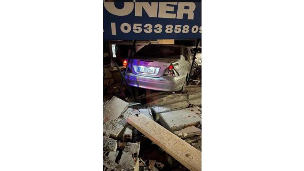 Kırmızı ışıkta durmayınca kaza kaçınılmaz oldu