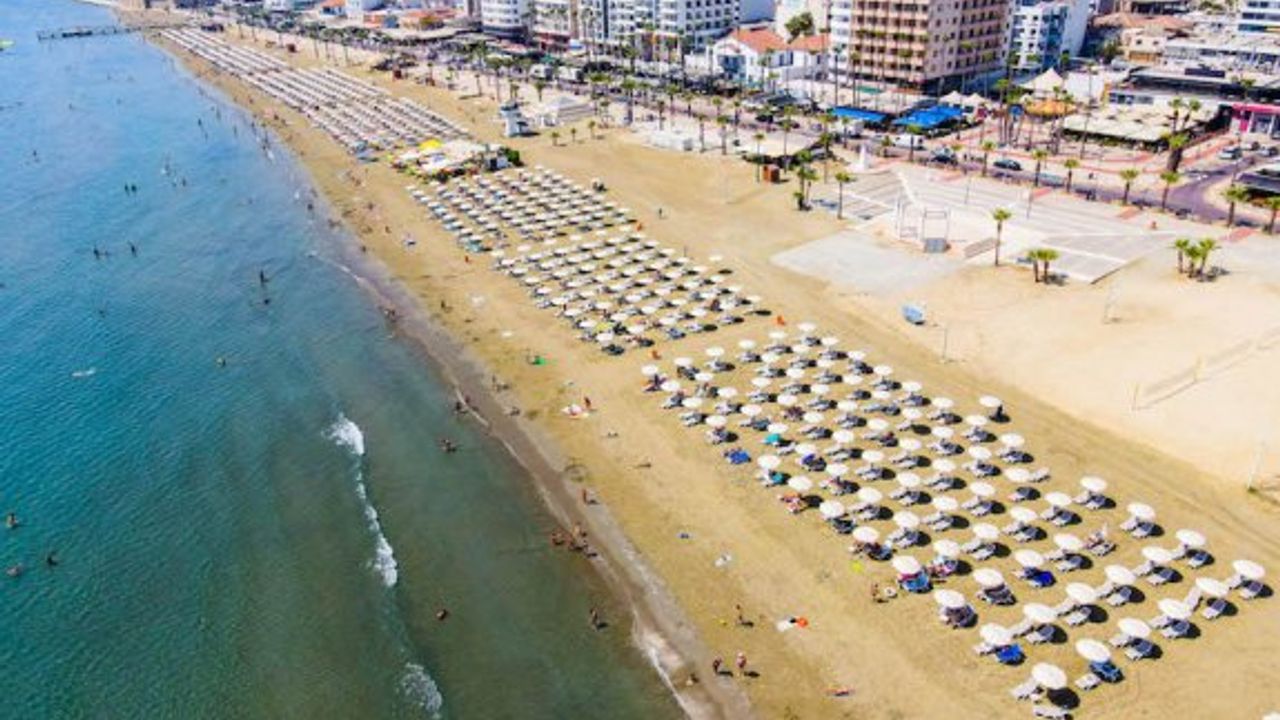 Larnaka’da 2,5 ayda 20 plaj hırsızı yakalandı