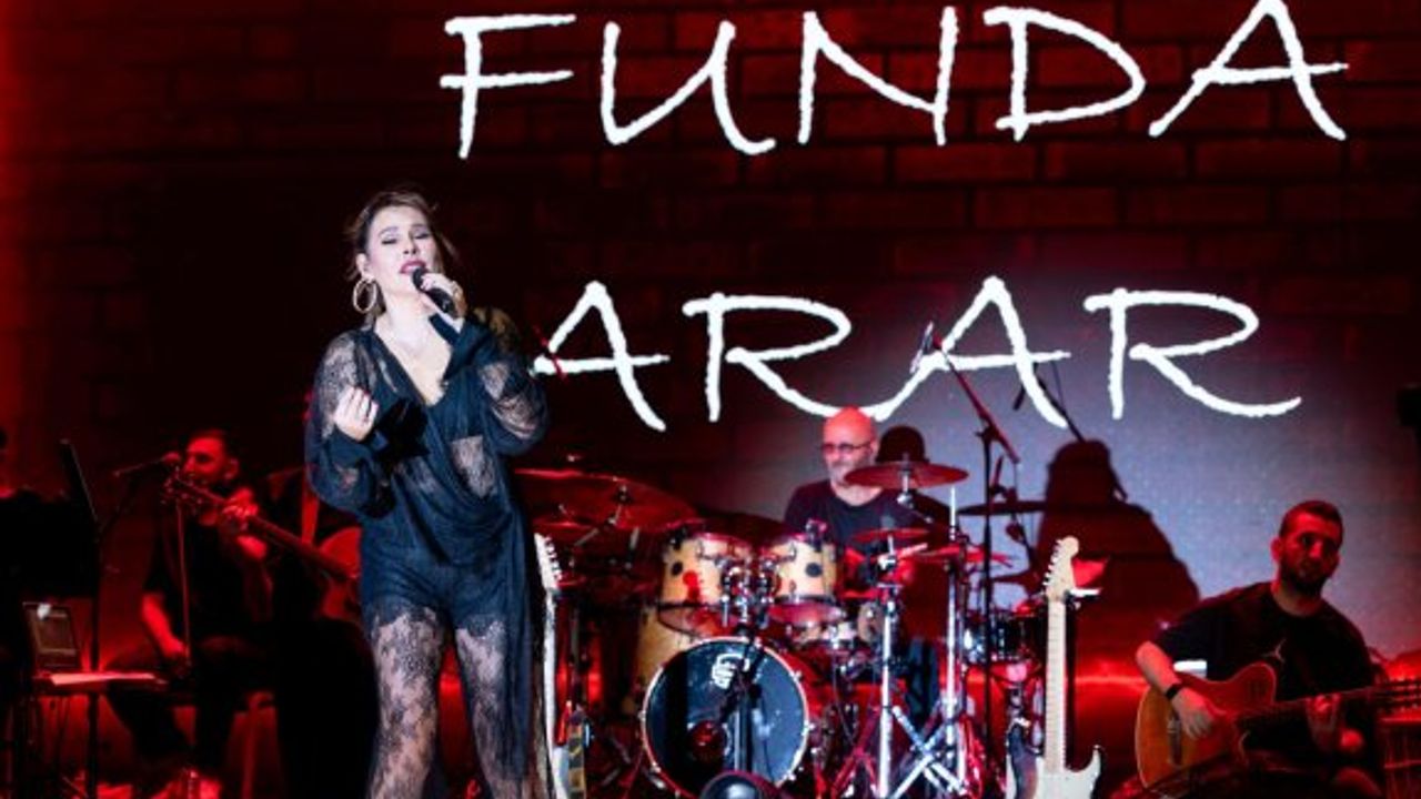 Funda Arar’dan Merit Park Hotel’de unutulmaz gece