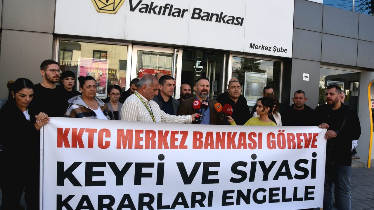 KTAMS, Vakıflar Bankası önünde basın açıklaması yaptı