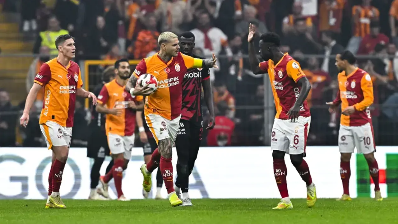 Galatasaray ikinci yarı döndü