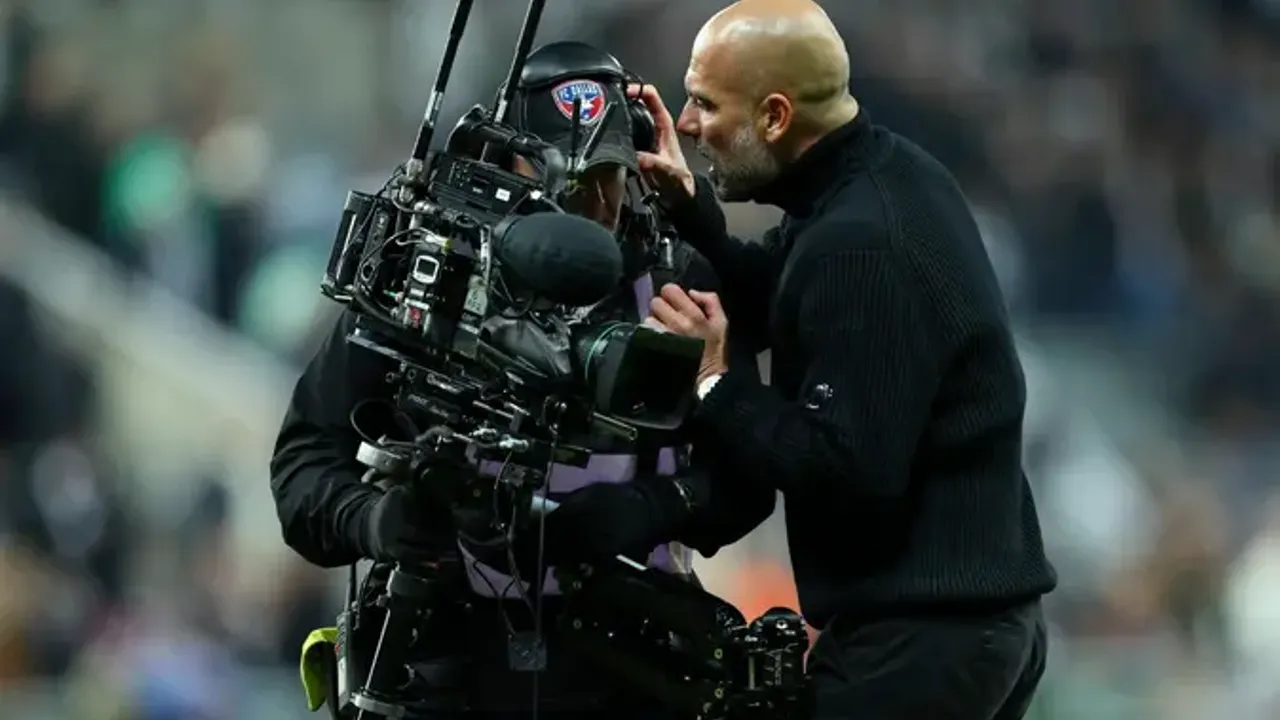 Guardiola kameramandan özür diledi