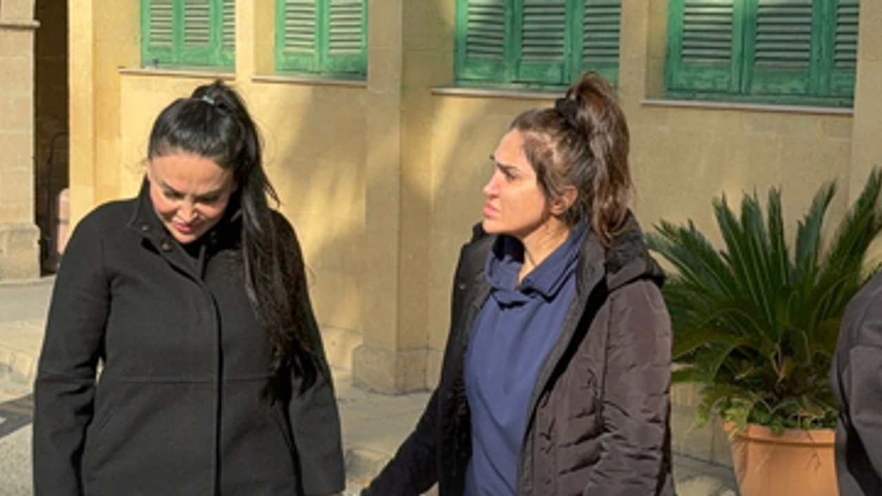 İzinsiz güzellik salonuna baskın