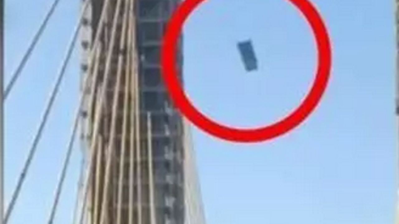 Gökten tuvalet düştü