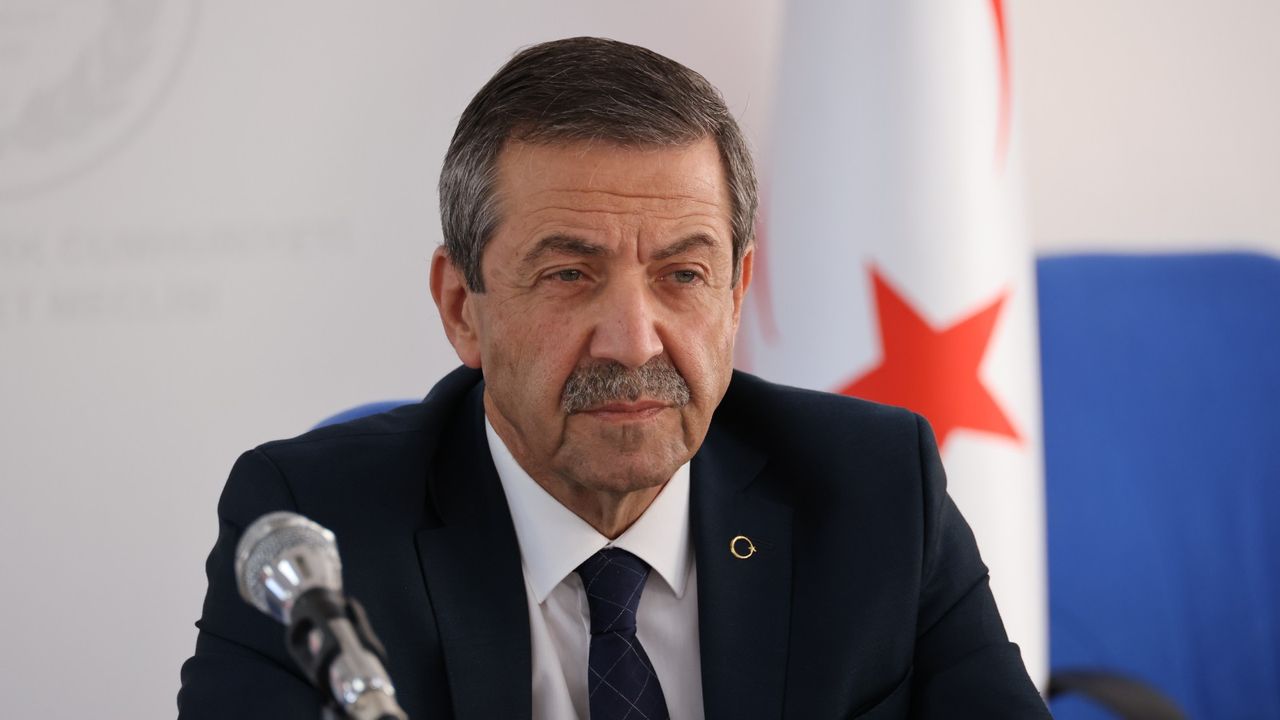 Dışişleri Bakanı Ertuğruloğlu Dr. Fazıl Küçük için anma mesajı yayımladı