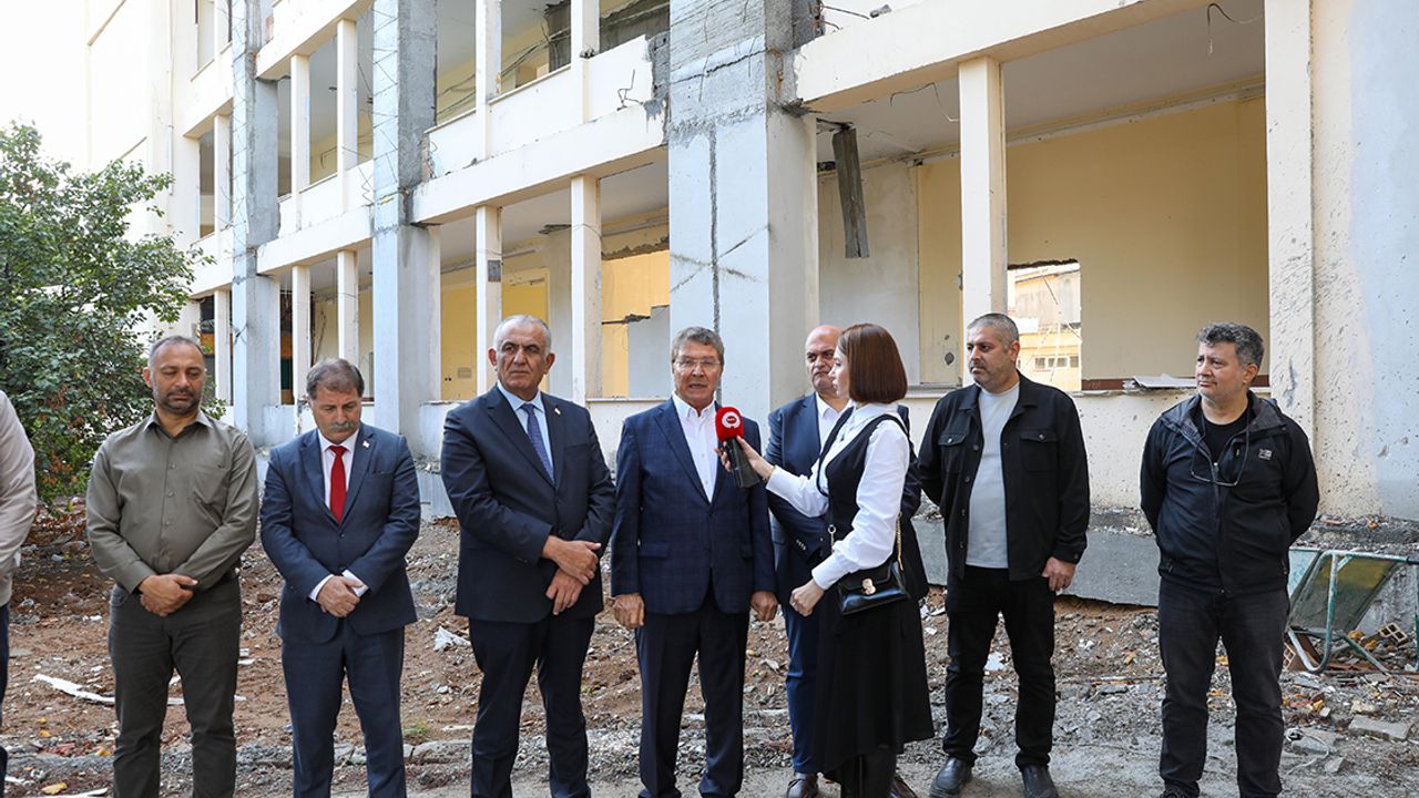 Üstel: “Namık Kemal Lisesi Kıbrıs Türk tarihidir, ismi de ruhu da yaşayacak”