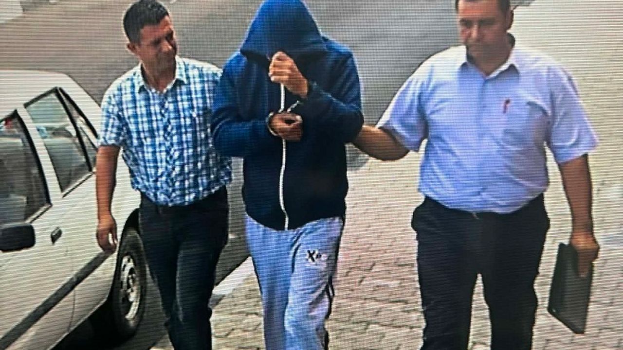 Yerdeki poşetten iki kilo uyuşturucu çıktı