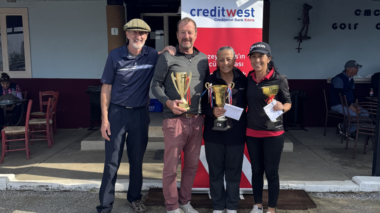 Stableford Golf Turnuvası şampiyonu Sabriye Holland