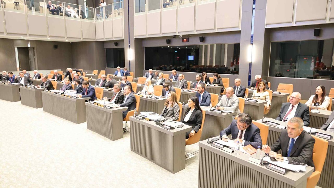 Maaşta İngiliz vekilleri de geçtik