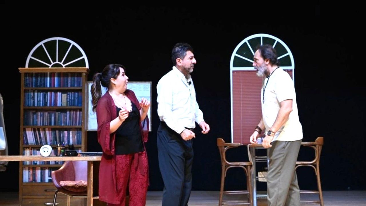 Üç Usta Oyuncu “Aşk Listesi” ile Yakın Doğu Üniversitesi’nde sahne alacak