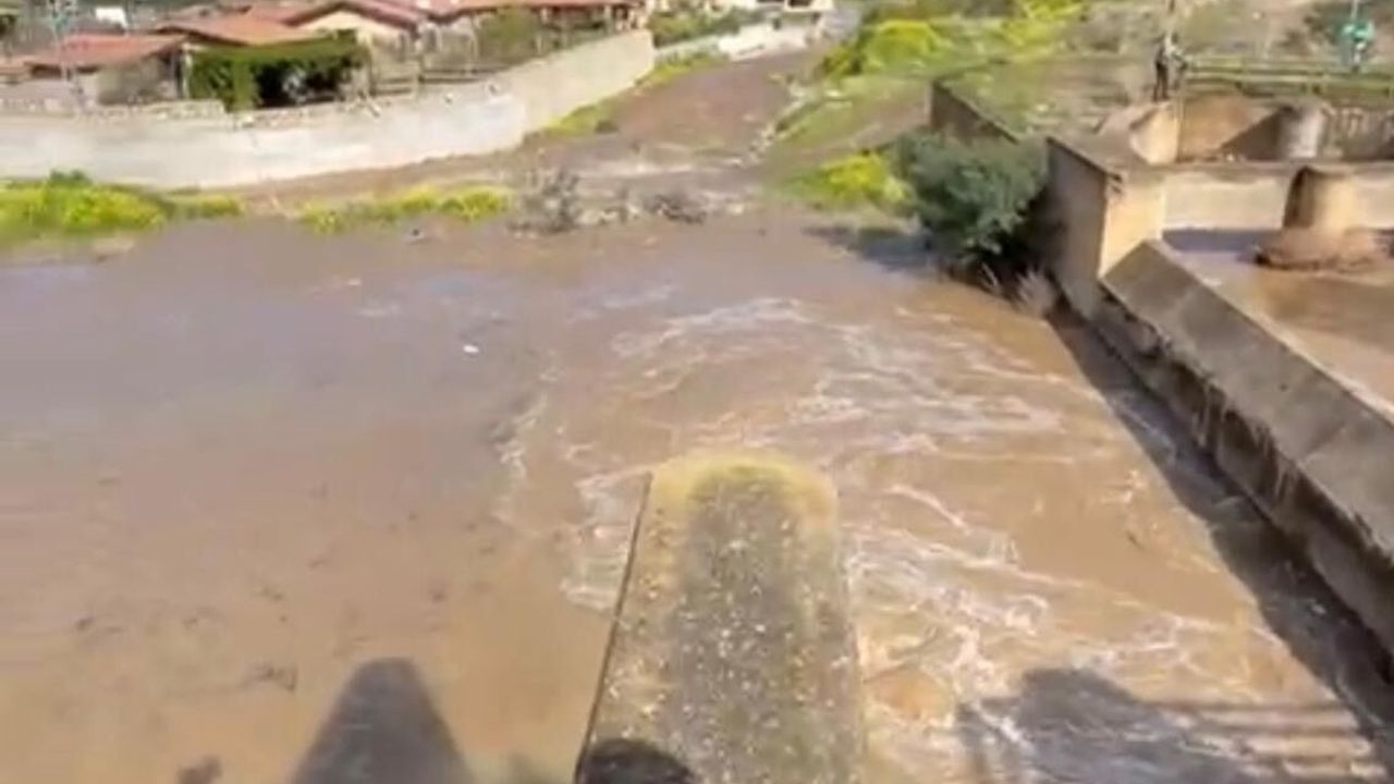 Lefke–Doğancı güzergâhında derivasyon kanalında temizlik çalışmaları sürüyor