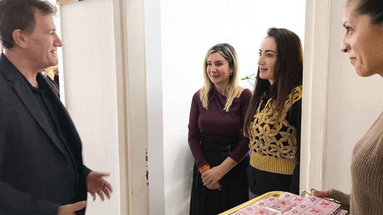 Arıklı, kadın personelin gününü kutladı