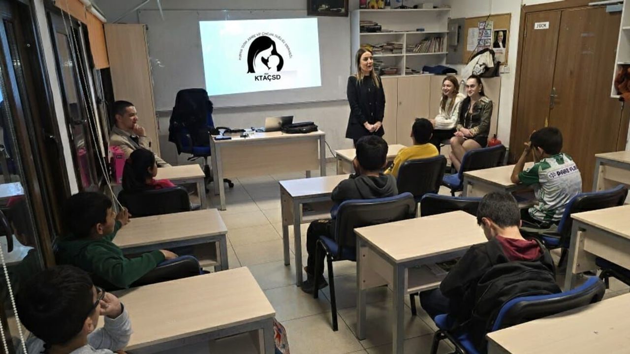 Uzmanlar çocukların ve ergenlerin beslenmesiyle ilgili eğitim verdi