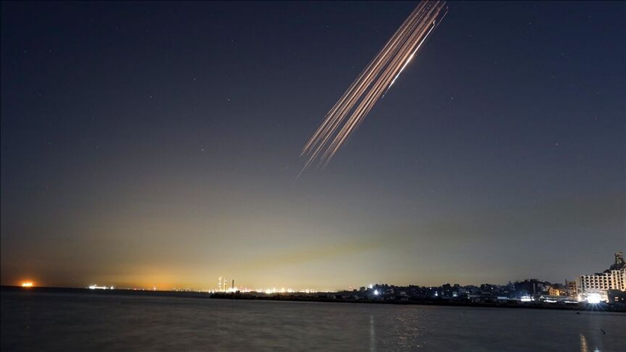 “İran, Arap Ülkelerindeki ABD Üslerine 11 Günde En Az 839 Füze Saldırısı Düzenledi