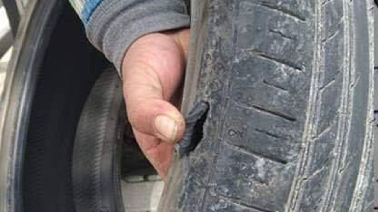 “Yollardaki çukurların verdiği zararı kim ödeyecek?”