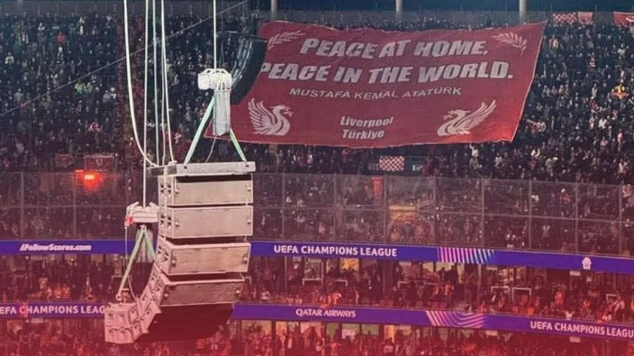 Liverpool taraftarından Atatürk'lü mesaj