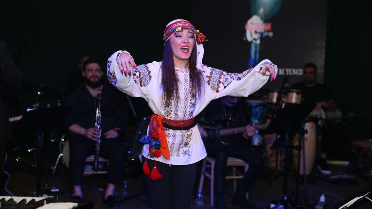 Misty Bar’da nostalji dolu gece