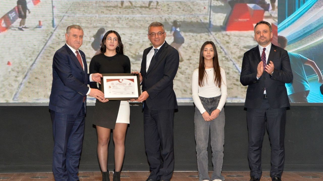 "Bireysel başarı hikayelerini toplumsal başarı hikayesine dönüştürmemizin zamanıdır"