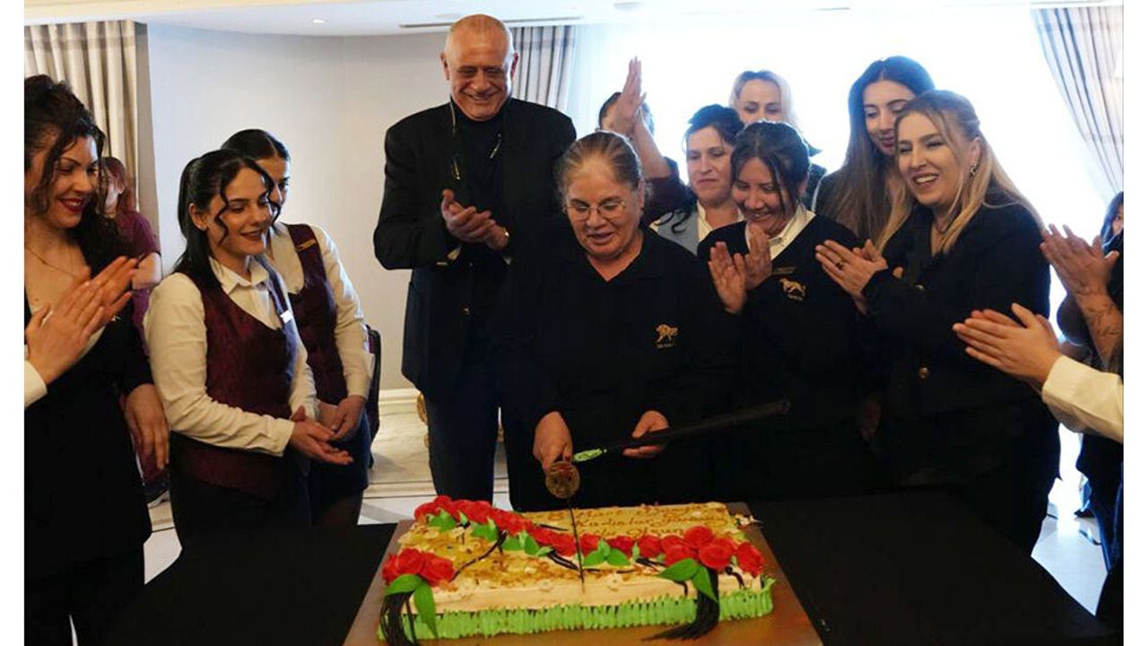 Les Ambassadeurs’tan kadın çalışanlarına 8 Mart kutlaması