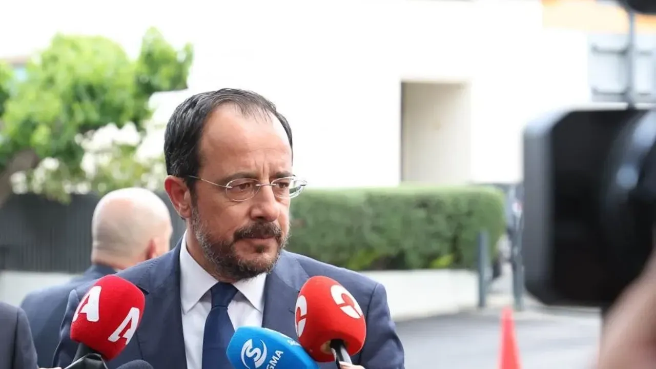 Hristodulidis’in üsler ve NATO üyeliğine ilişkin açıklamaları manşetlerde