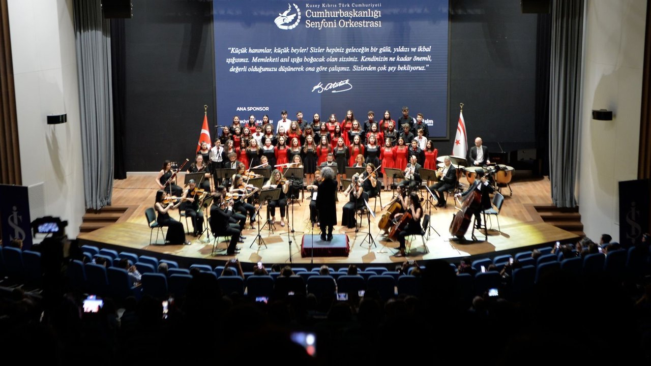 KKTC CSO 23 Nisan Ulusal Egemenlik ve Çocuk Bayramı dolayısıyla konser verdi