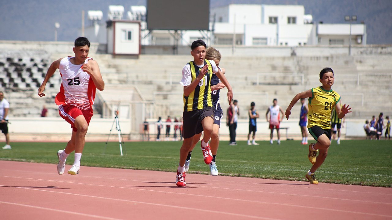 Ortaokullu Yıldızlar Atletizm Final Yarışları başladı