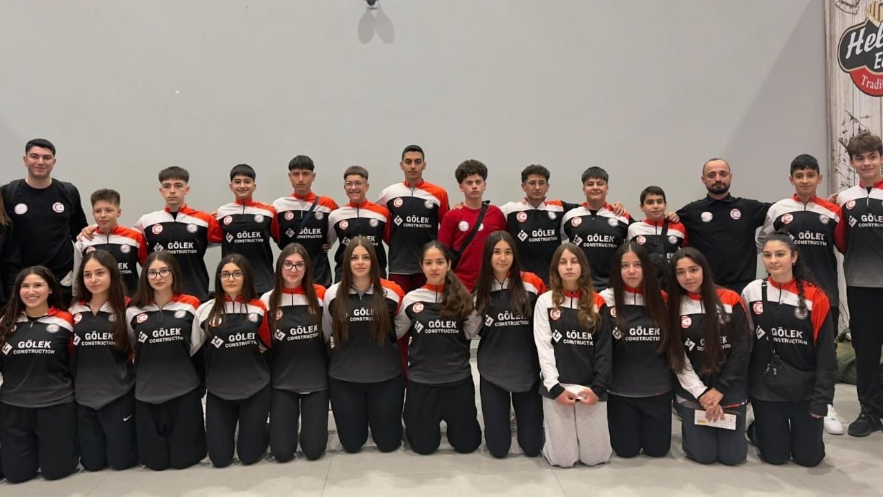 U17 Türkiye Badminton Şampiyonasında 2 sporcumuz Ana Tabloda