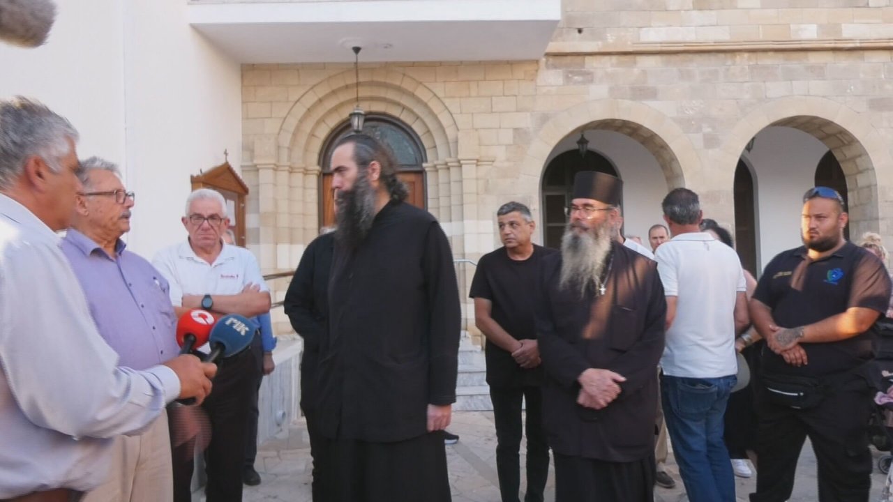 Baf Kilisesi papazı ile eski Baf Metropoliti arasında kavga