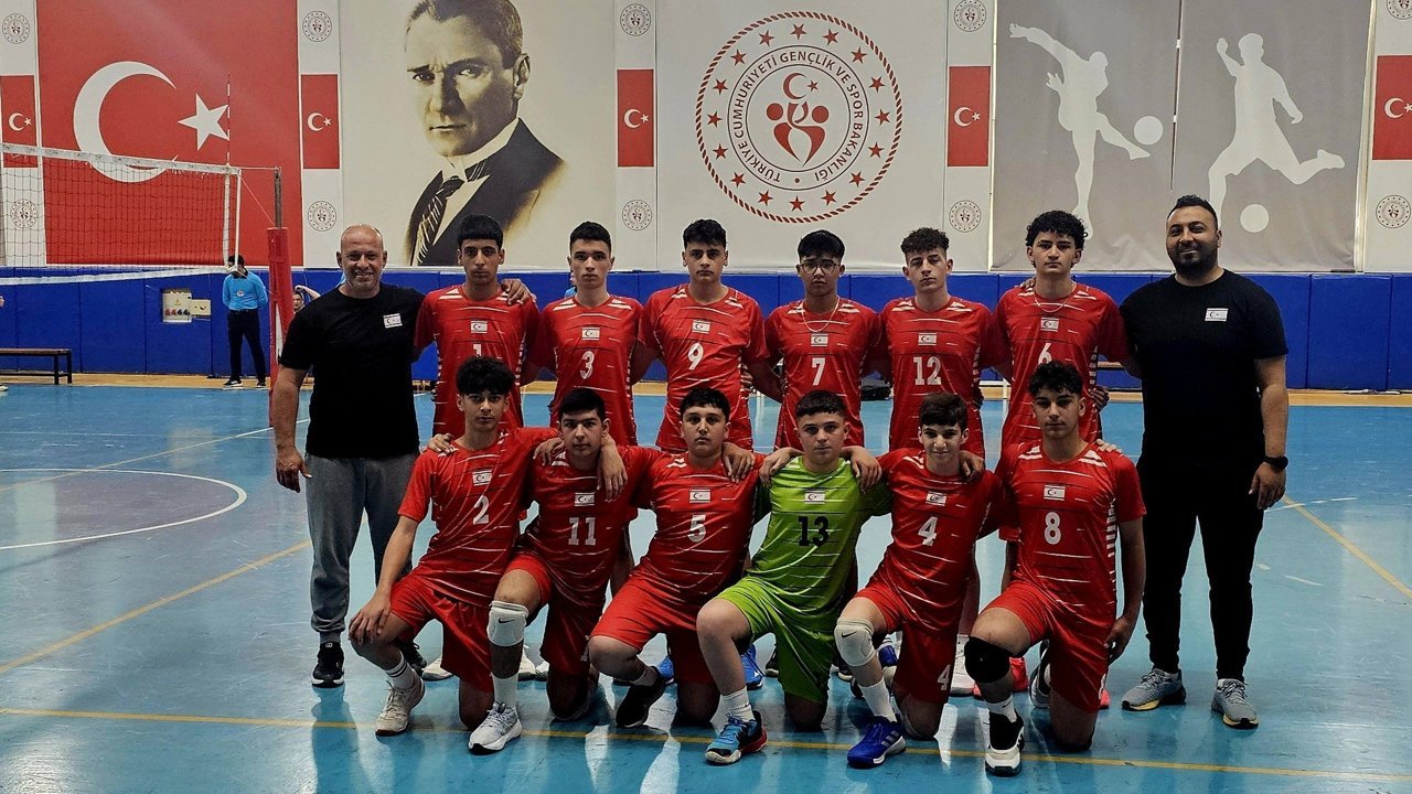 Erkekler set vermeden kazandı