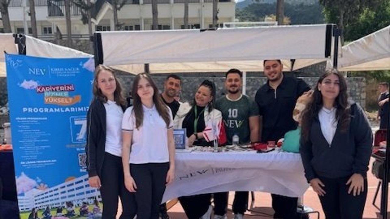 Kıbrıs Sağlık ve Toplum Bilimleri Üniversitesi, bölümlerini ve yeni vizyonunu öğrencilere tanıtıyor