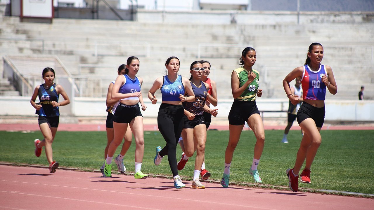 Liseler şampiyonluk için yarışıyor
