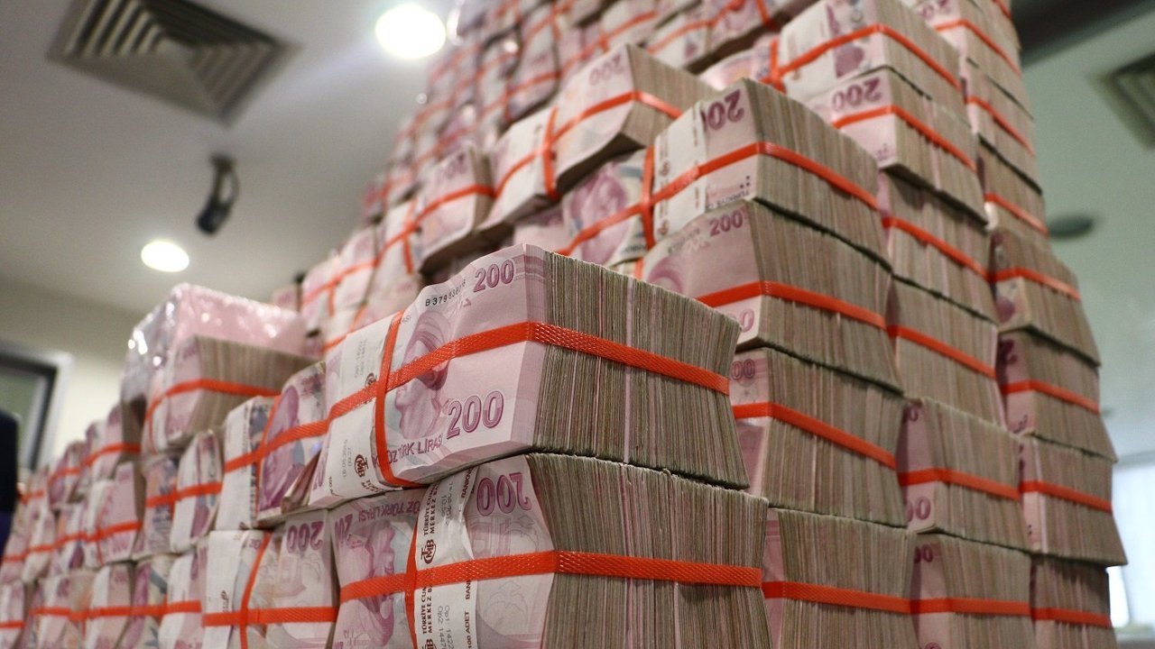 Maliye, borç için yine el açtı!