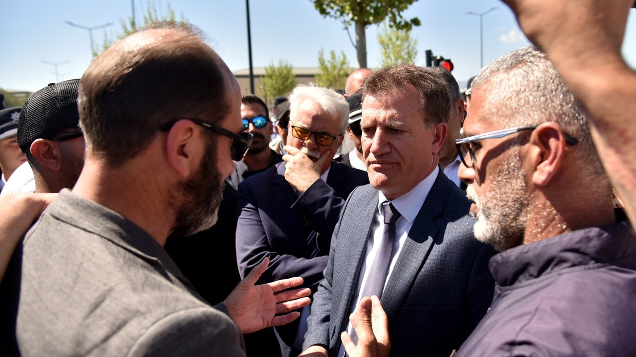 Taksiciler, Meclis önünde Arıklı'dan söz aldı