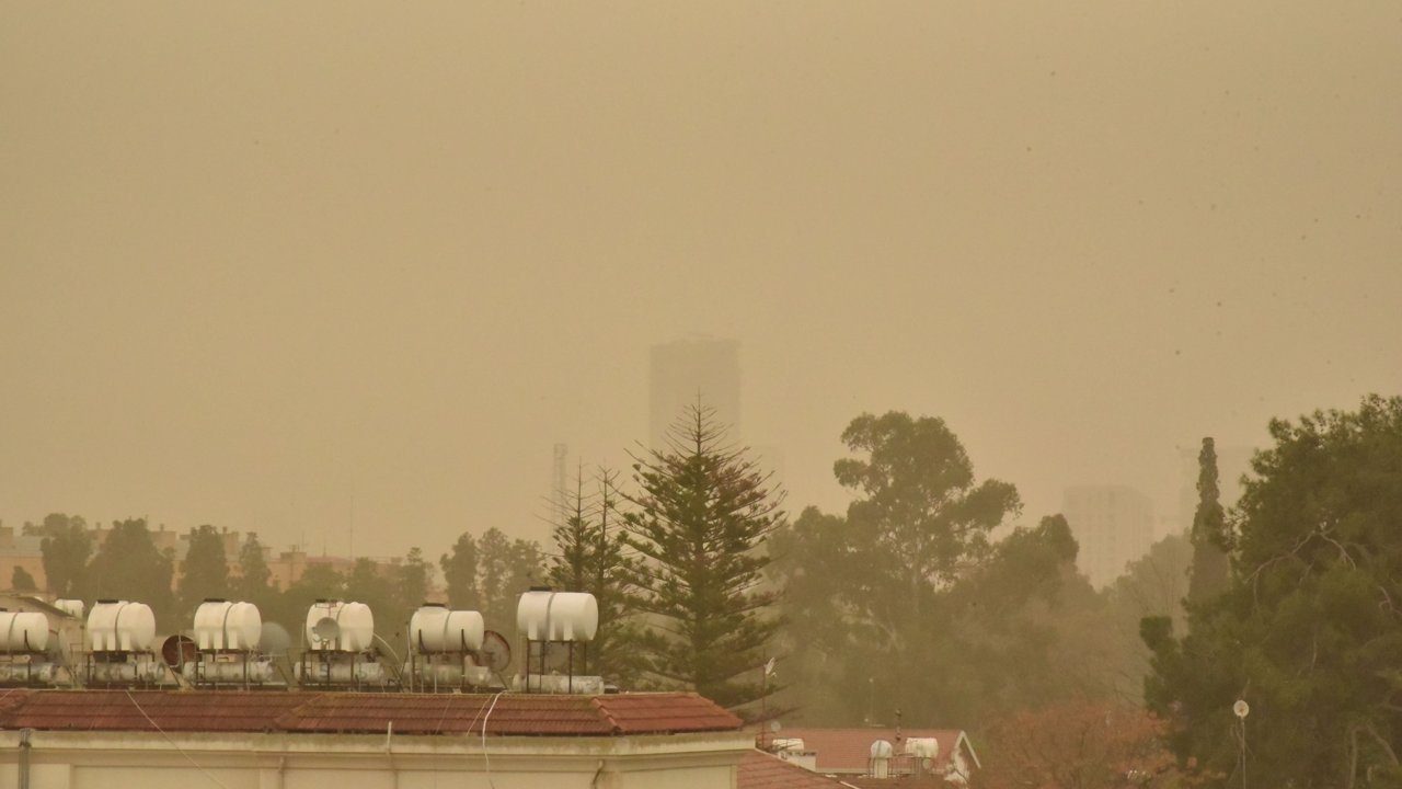 Ülke tozlu havanın etkisinde