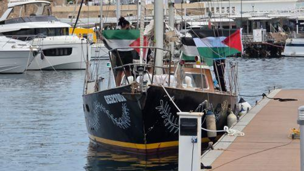 AKEL "Vivy Sabre" teknesini ziyaret etti